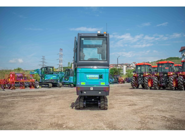 Miniexcavator SUNWARD SWE 17F cabina inchisa de vanzare